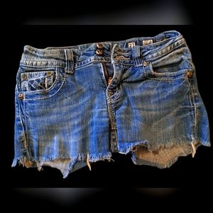 🪻🌷🌺Miss Me Jean Cutoffs🌺🌷🪻